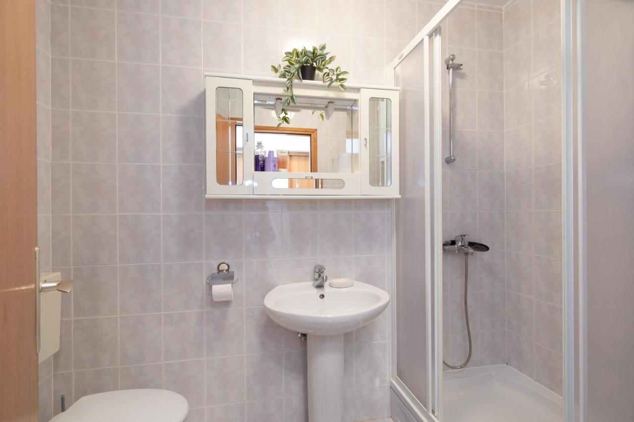 Apartment Valkovic Baška Buitenkant foto
